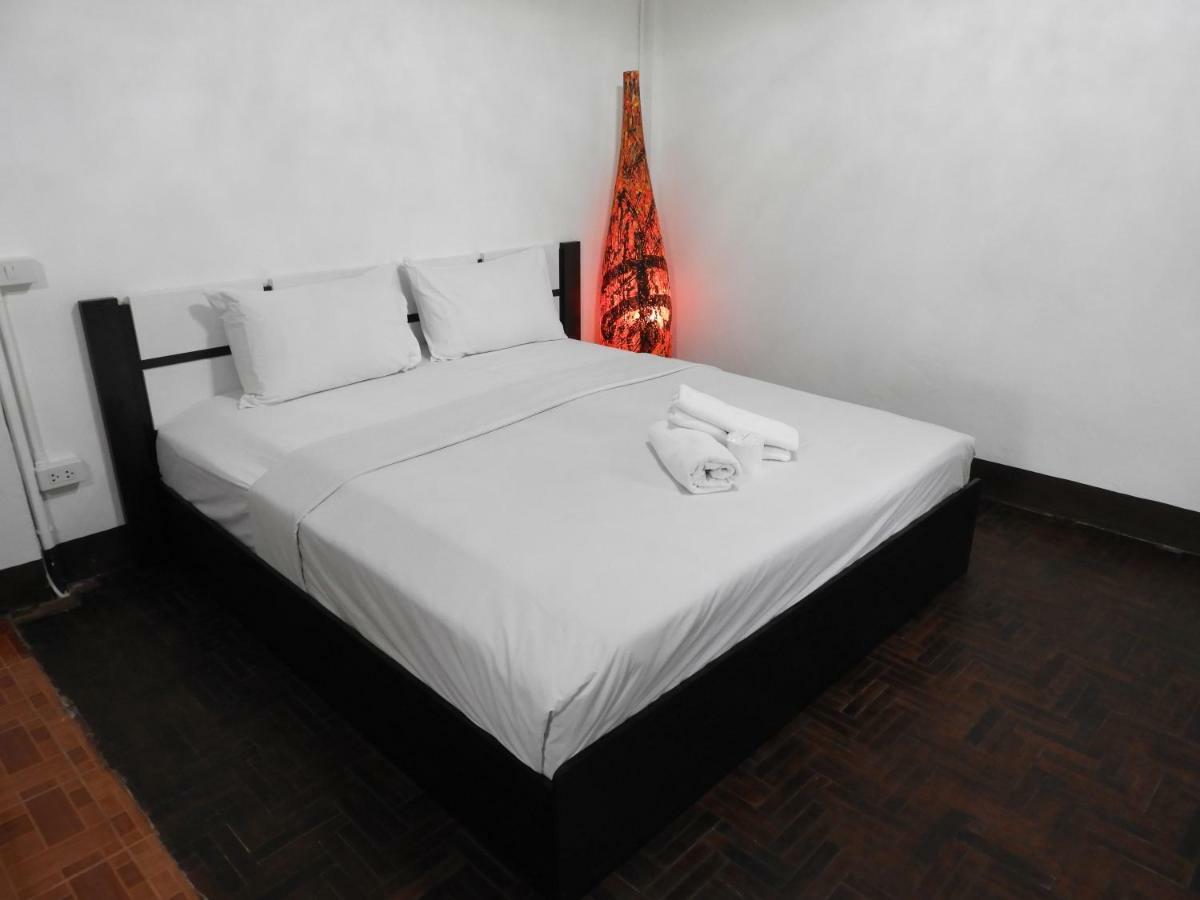 Hotel P'Lyn House Chiang Mai Exterior foto